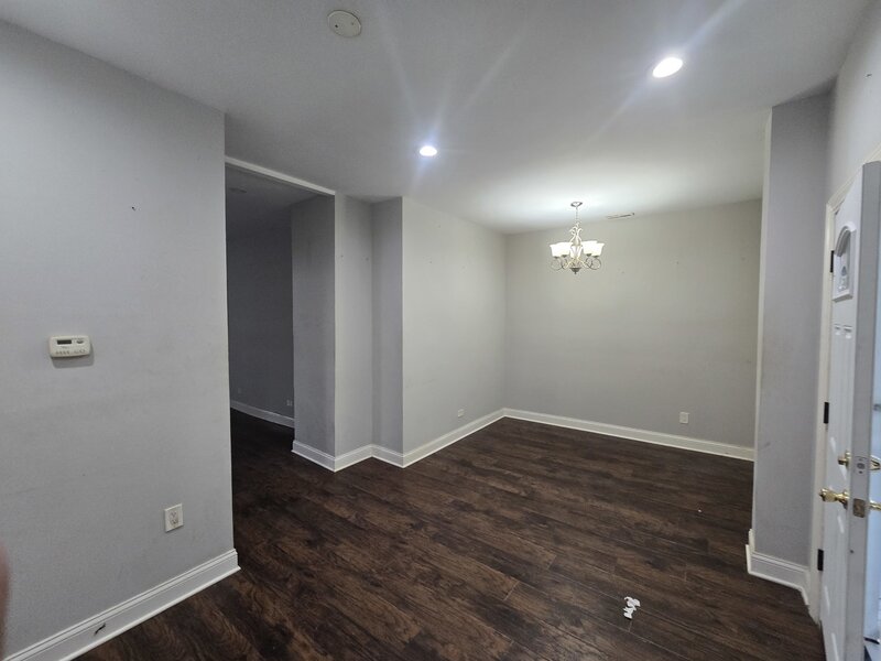 8622 S Escanaba Avenue Chicago IL 60617