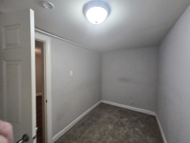 8622 S Escanaba Avenue Chicago IL 60617