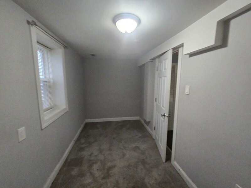 8622 S Escanaba Avenue Chicago IL 60617