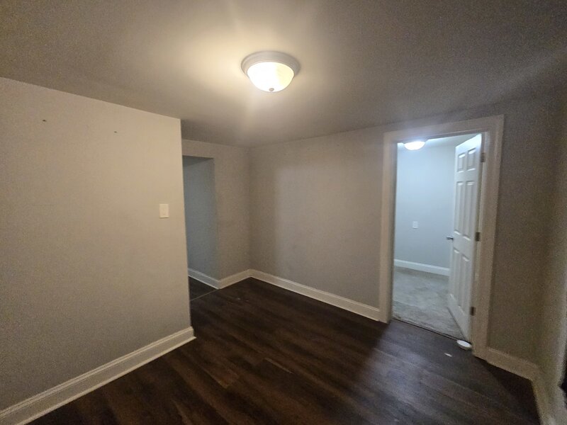 8622 S Escanaba Avenue Chicago IL 60617