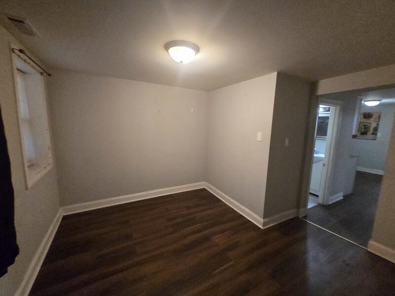 8622 S Escanaba Avenue Chicago IL 60617