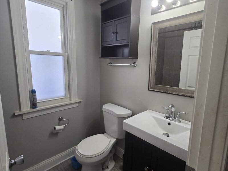 8622 S Escanaba Avenue Chicago IL 60617