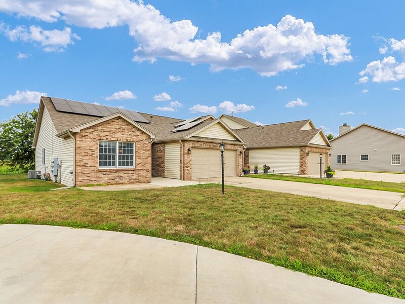1614 Windward Point Champaign IL 61821
