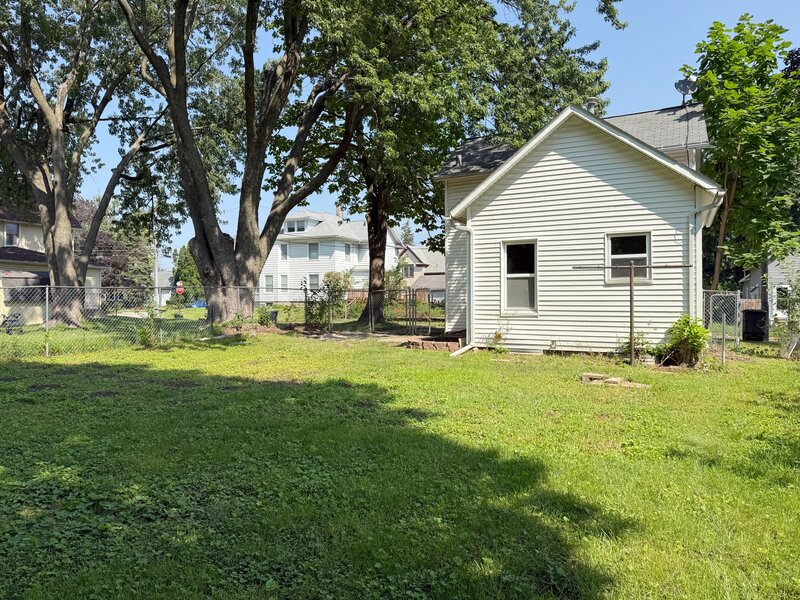 1718 19th Avenue Rock Island IL 61201