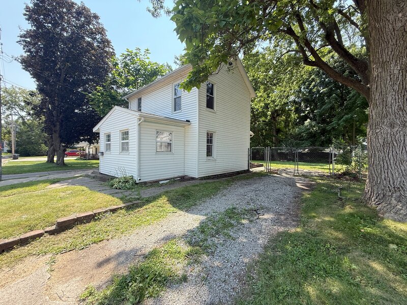 1718 19th Avenue Rock Island IL 61201