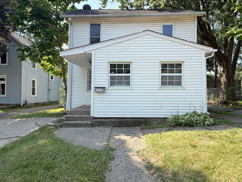 1718 19th Avenue Rock Island IL 61201