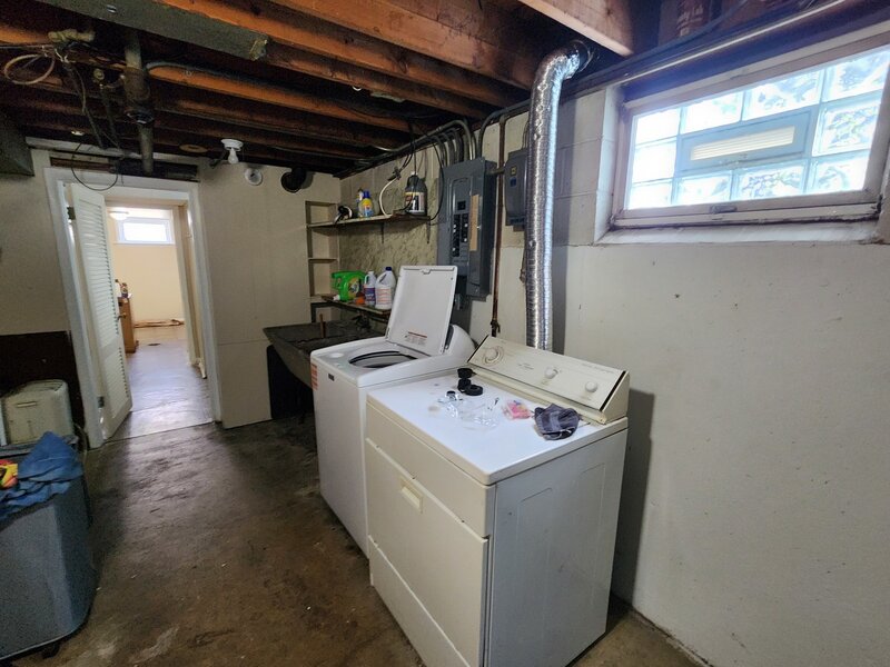 16254 S Dobson Avenue South Holland IL 60473