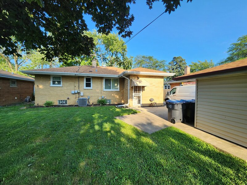16254 S Dobson Avenue South Holland IL 60473