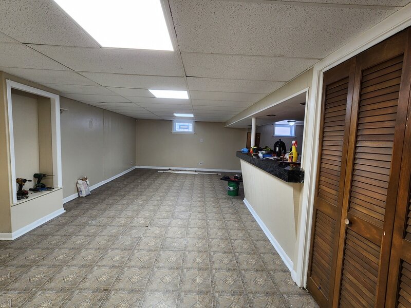 16254 S Dobson Avenue South Holland IL 60473
