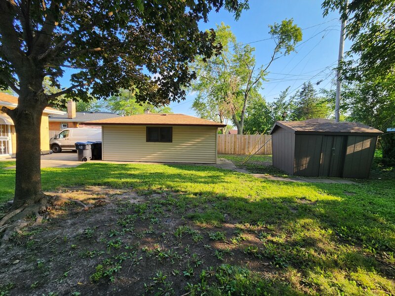 16254 S Dobson Avenue South Holland IL 60473