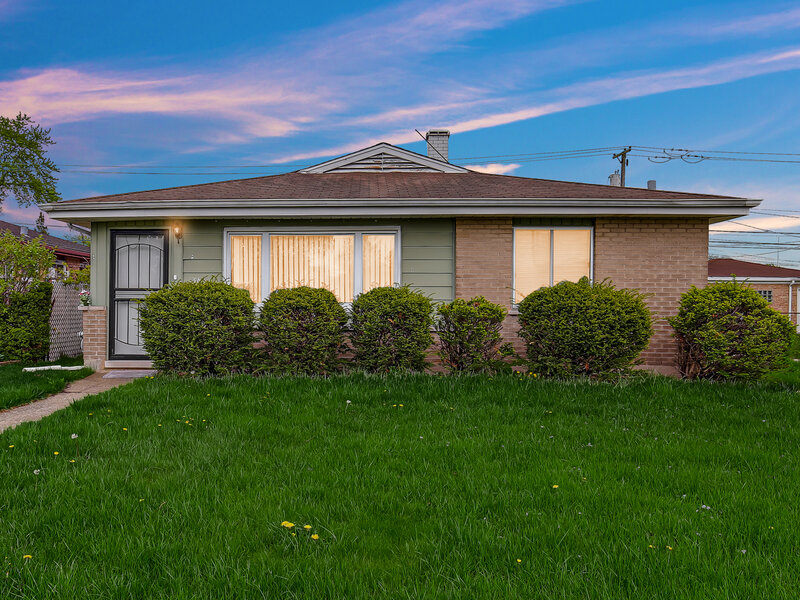 1383 Greenbay Avenue Calumet City IL 60409