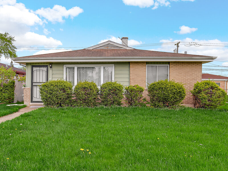 1383 Greenbay Avenue Calumet City IL 60409