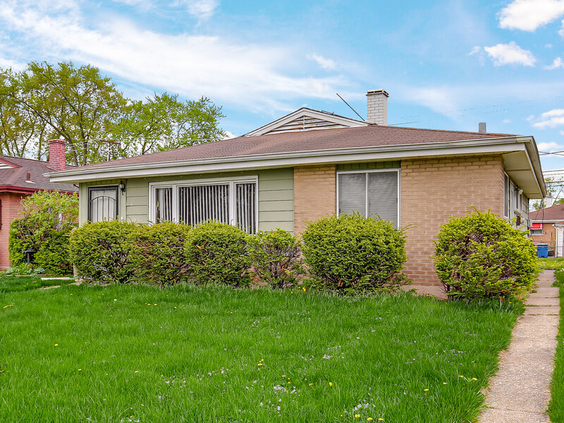 1383 Greenbay Avenue Calumet City IL 60409
