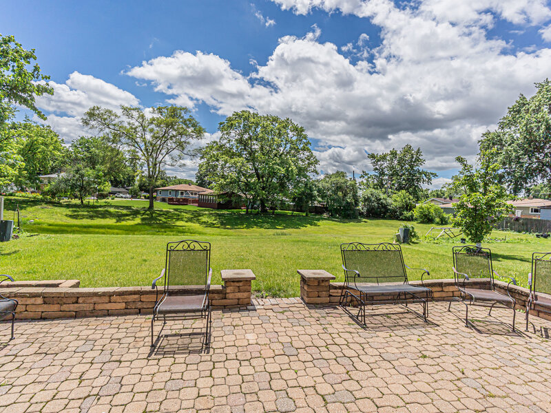427 W Natoma Avenue Addison IL 60101