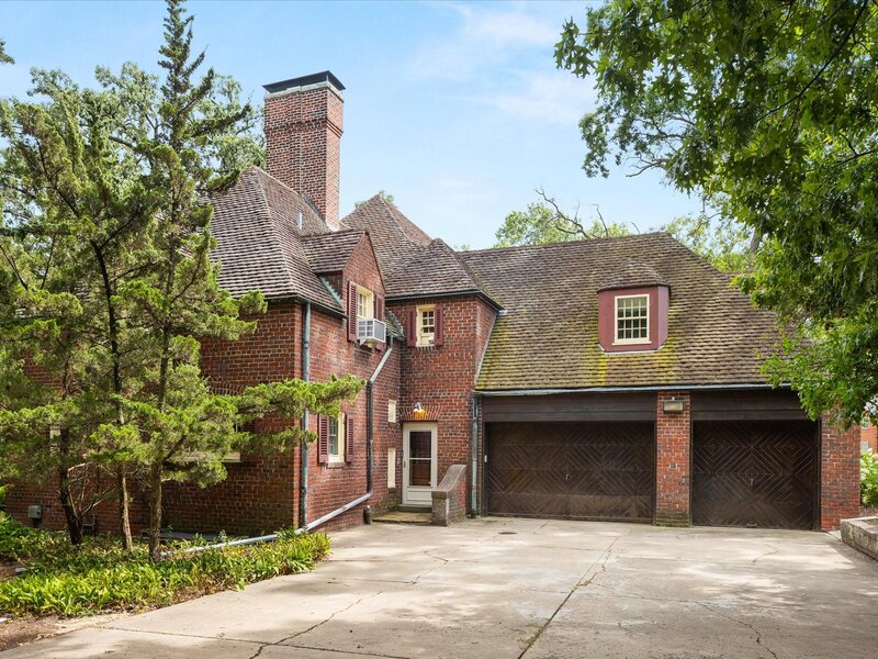 2221 Twin Oak Road Peru IL 61354