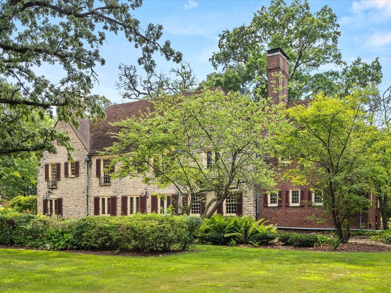2221 Twin Oak Road Peru IL 61354