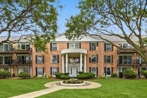 Photo of 5300 Carriage Way Drive Rolling Meadows IL 60008 Unit 107