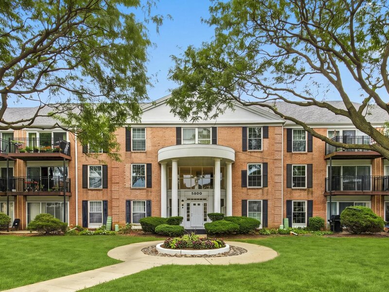 5300 Carriage Way Drive Rolling Meadows IL 60008
