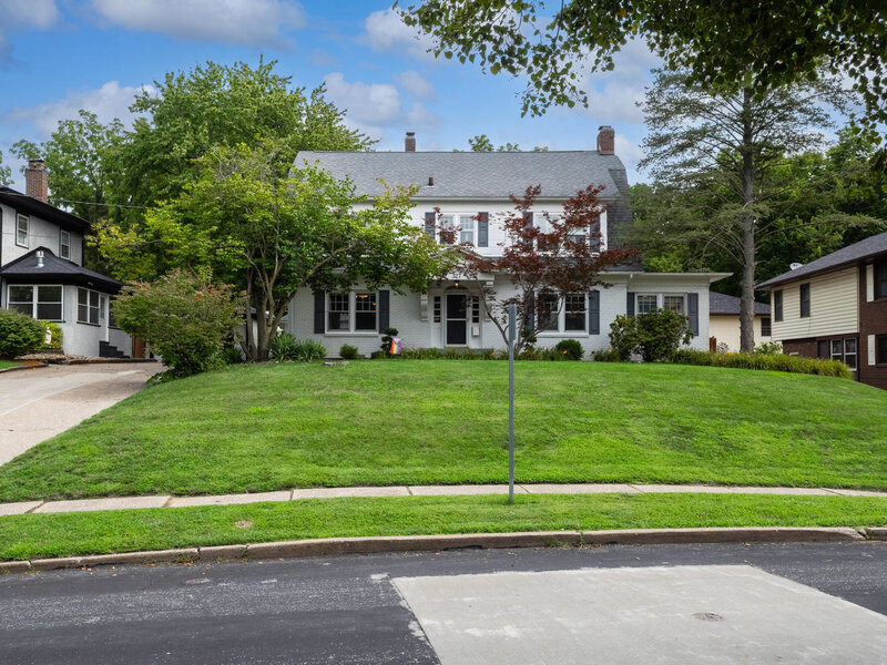 327 Mcclellan Boulevard Davenport IA 52803