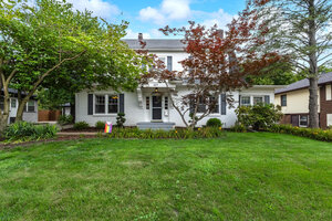 Photo of 327 Mcclellan Boulevard Davenport IA 52803