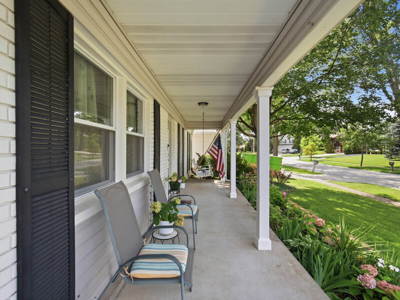 17 Whitehall Court Buffalo Grove IL 60089