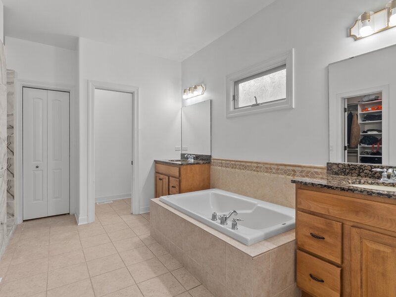 1400 Savanna Lane Woodstock IL 60098