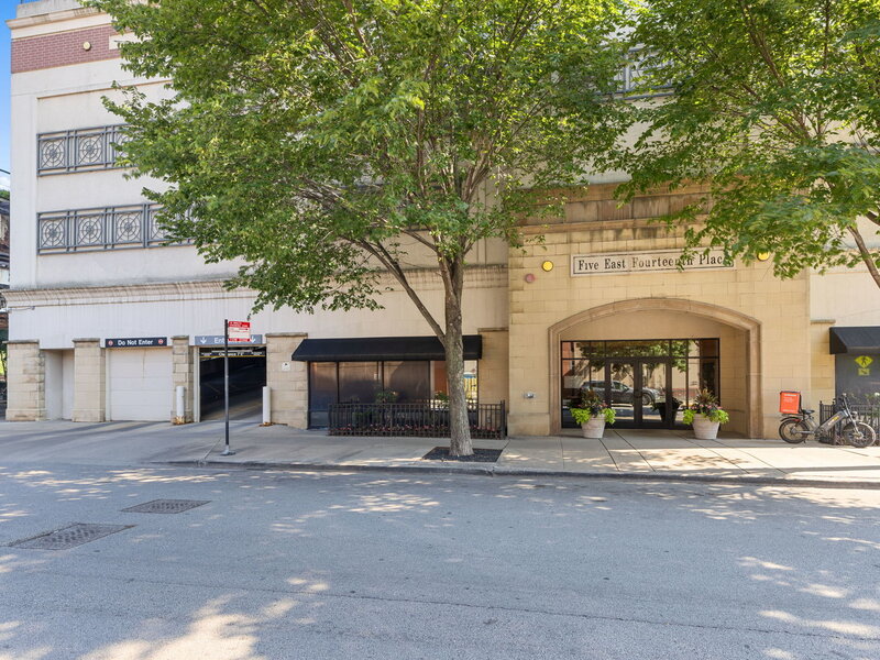 5 E 14th Place Chicago IL 60605