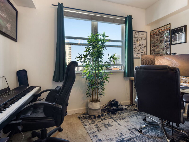5 E 14th Place Chicago IL 60605