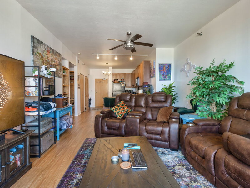 5 E 14th Place Chicago IL 60605