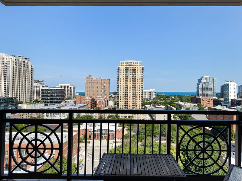 5 E 14th Place Chicago IL 60605
