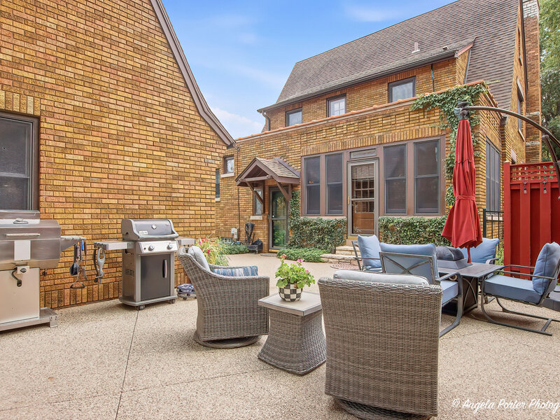 86 Dole Avenue Crystal Lake IL 60014