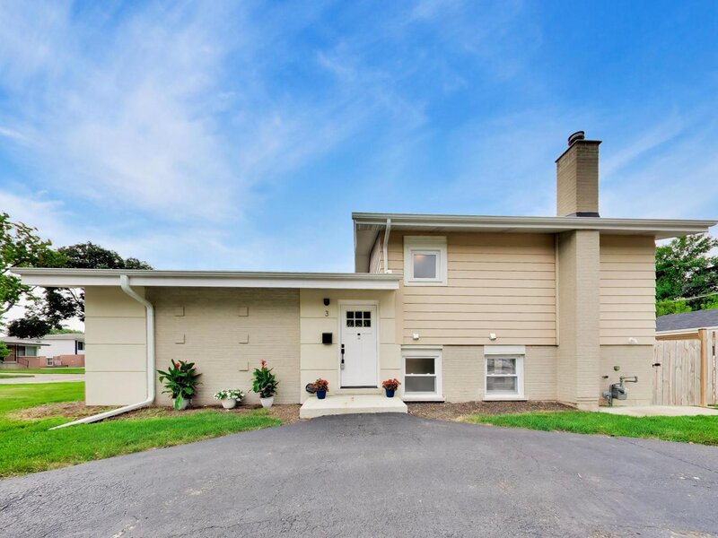 3 W White Oak Street Arlington Heights IL 60005