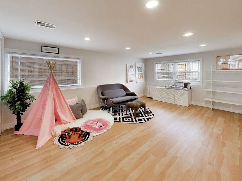 3 W White Oak Street Arlington Heights IL 60005