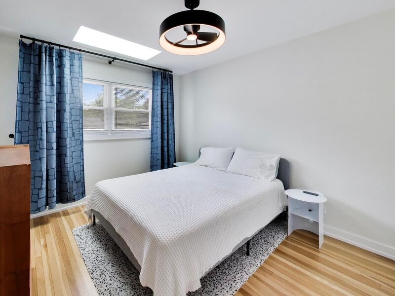 3 W White Oak Street Arlington Heights IL 60005