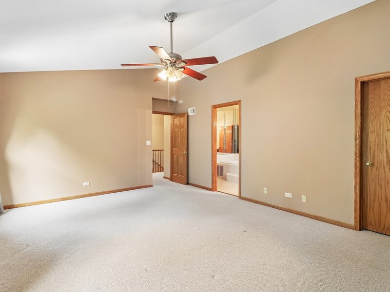 322 Chesapeake Lane Bloomingdale IL 60108