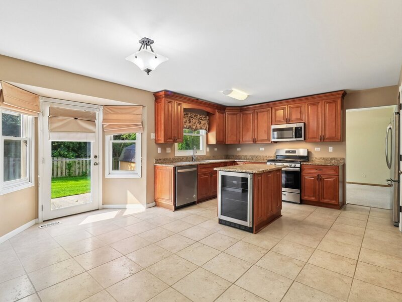 322 Chesapeake Lane Bloomingdale IL 60108