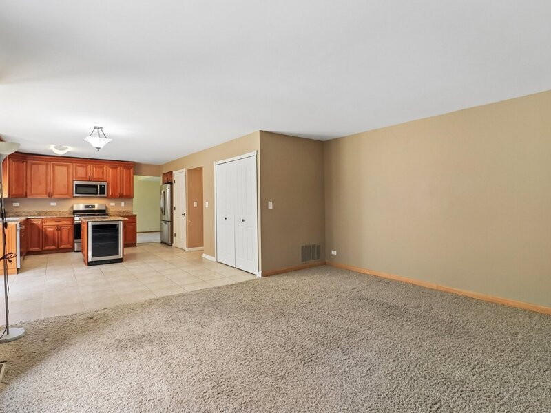 322 Chesapeake Lane Bloomingdale IL 60108