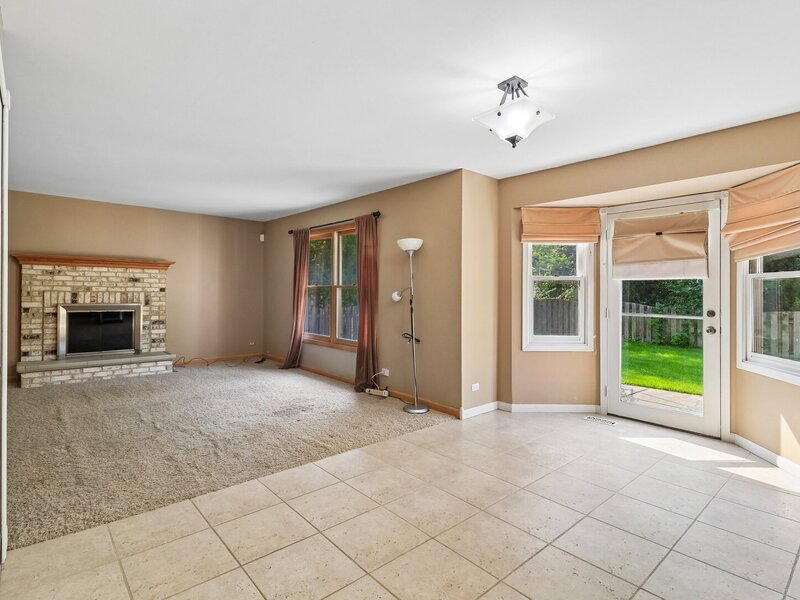 322 Chesapeake Lane Bloomingdale IL 60108