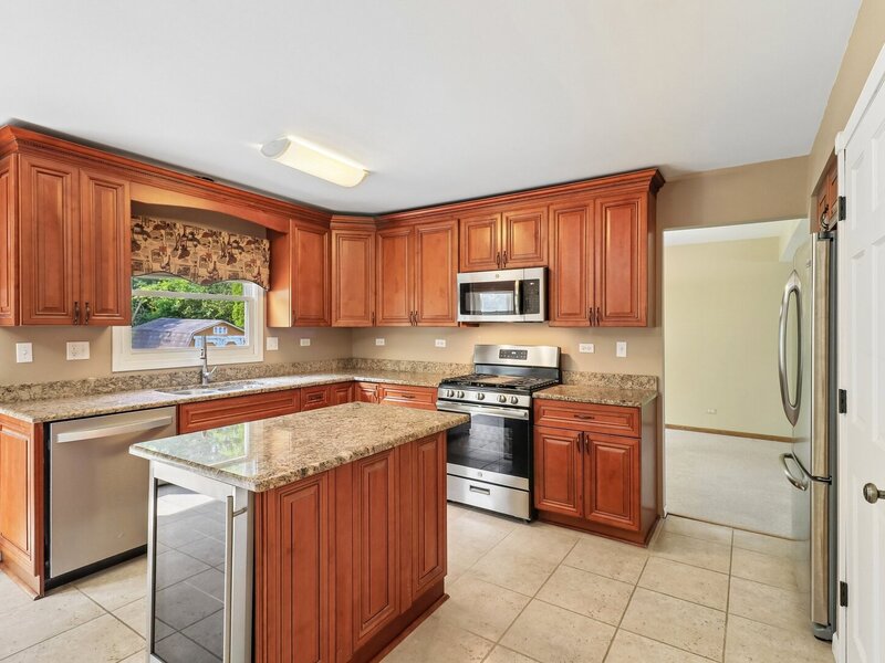 322 Chesapeake Lane Bloomingdale IL 60108