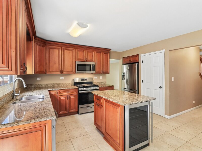 322 Chesapeake Lane Bloomingdale IL 60108