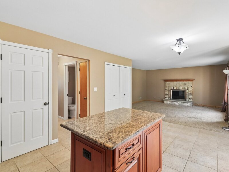 322 Chesapeake Lane Bloomingdale IL 60108