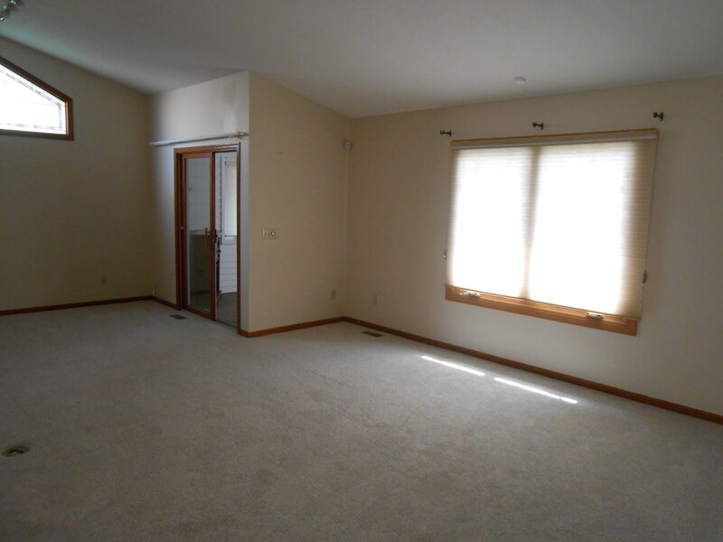 3457 Maple Glen Drive Bettendorf IA 52722