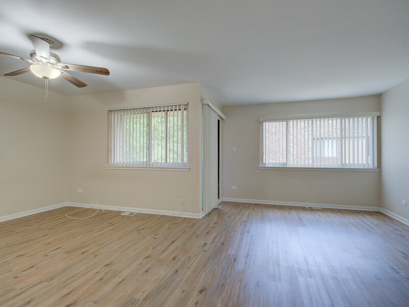 4 W Millstone Court Palos Hills IL 60465