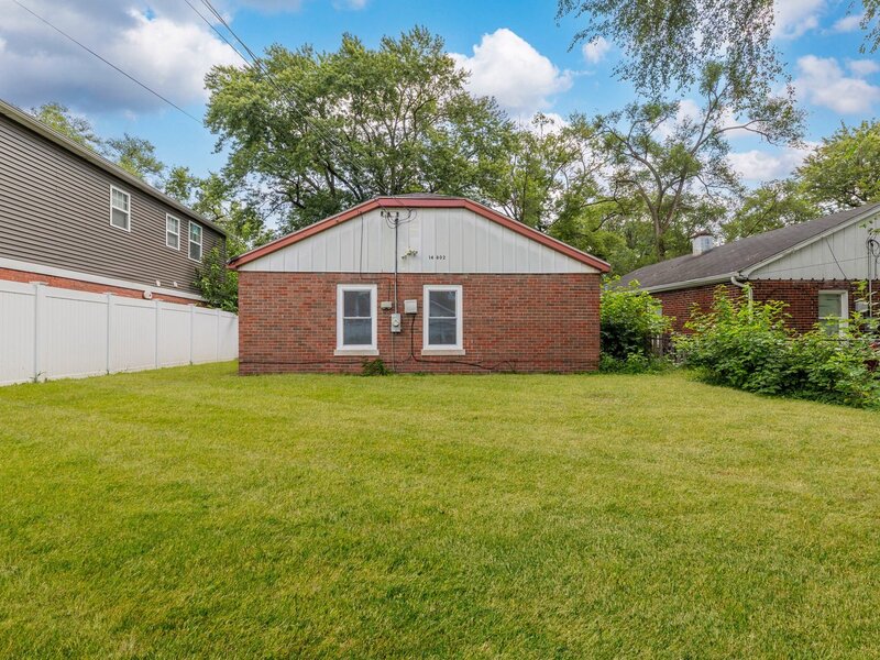 14802 Oak Street Dolton IL 60419