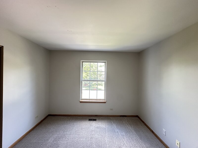 285 Shipland Drive Crystal Lake IL 60012