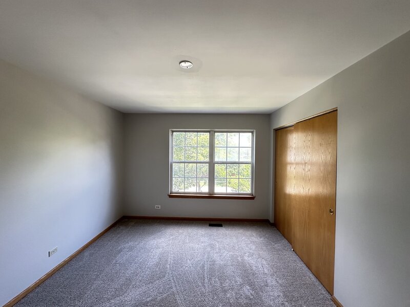 285 Shipland Drive Crystal Lake IL 60012