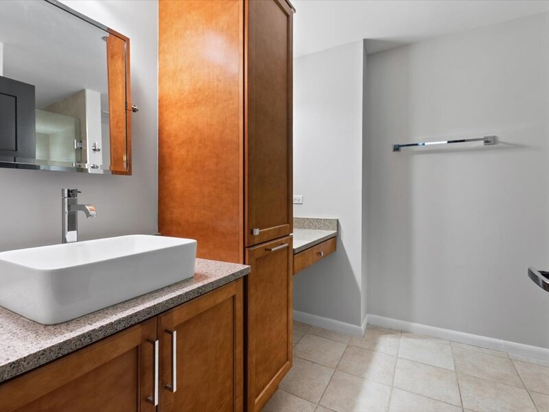 208 W Washington Street Chicago IL 60606