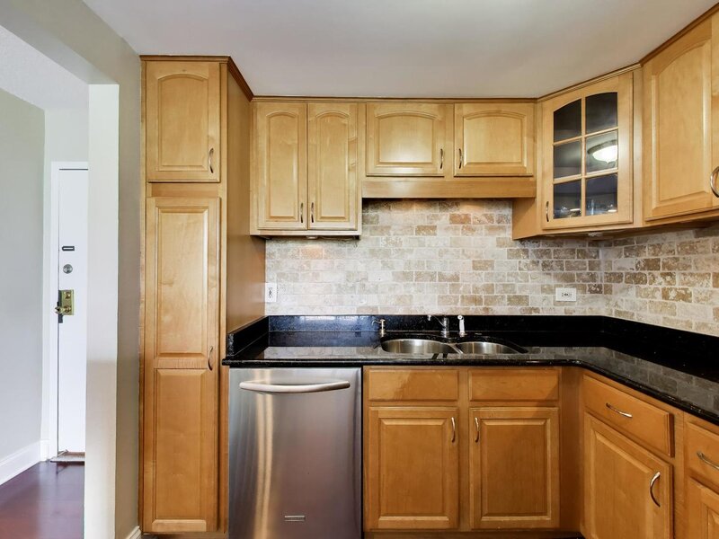 2015 S Finley Road Lombard IL 60148