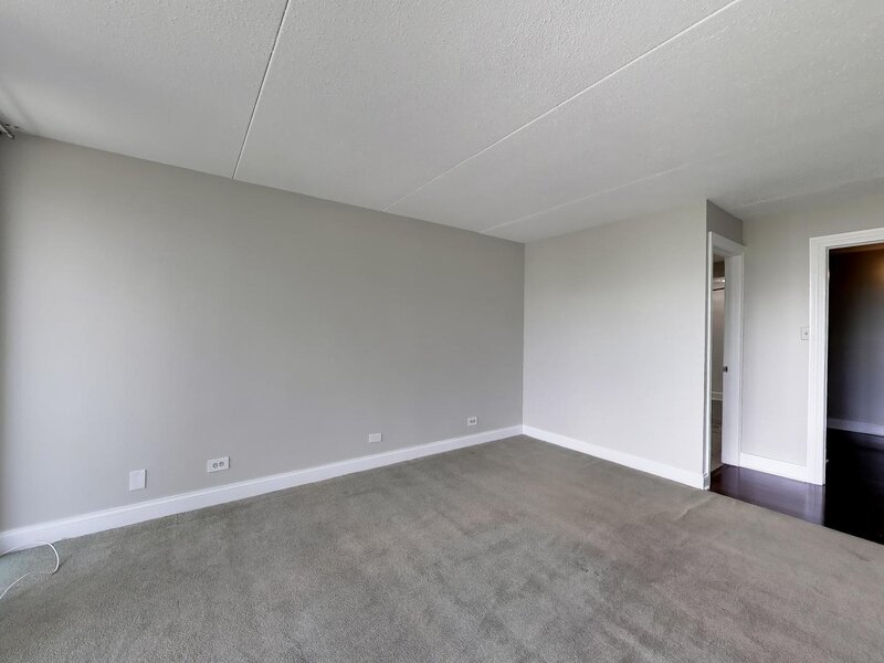 2015 S Finley Road Lombard IL 60148