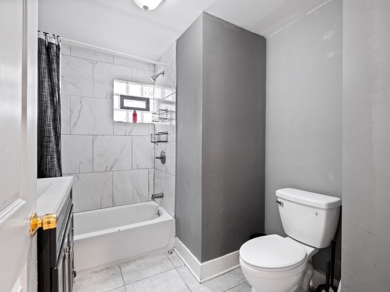 10724 S Prairie Avenue Chicago IL 60628